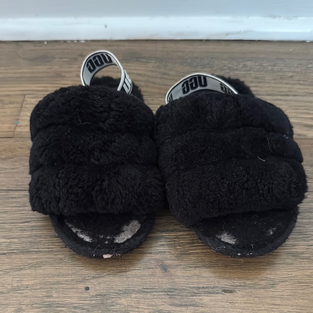 UGG Black Fluffy Slippers Cozy Indoor Comfort